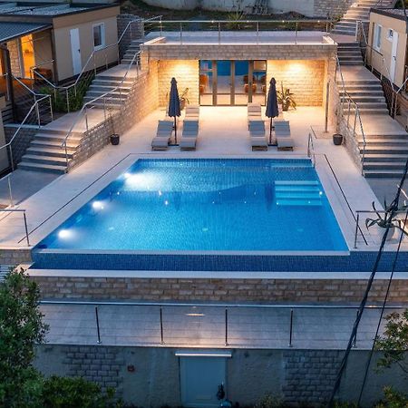 Готель Boora Glamp Experience & Heated Infinity Pool Сень Екстер'єр фото